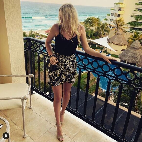 🚨 3 for $25 - TOPSHOP Chain Print Mini Skirt - Picture 2 of 7